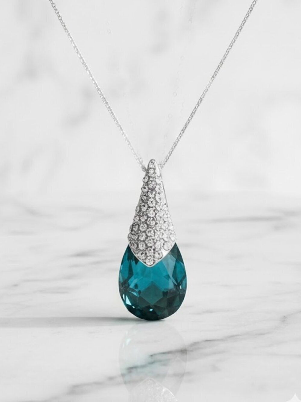 Ladies Elegant Blue Crystal Necklace